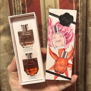 Viktor & Rolf EDP Mini Flower bomb Duo Set. 0.24oz x2 . 💕🎁🛍️